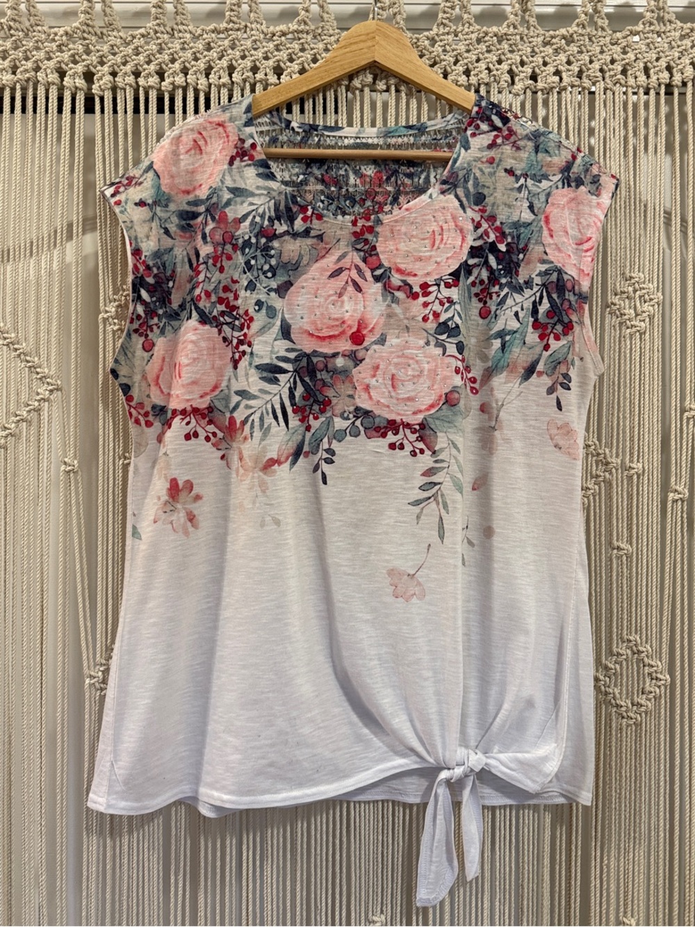Time and Tru Sleeveless Relaxed Floral Tie-Knot Top